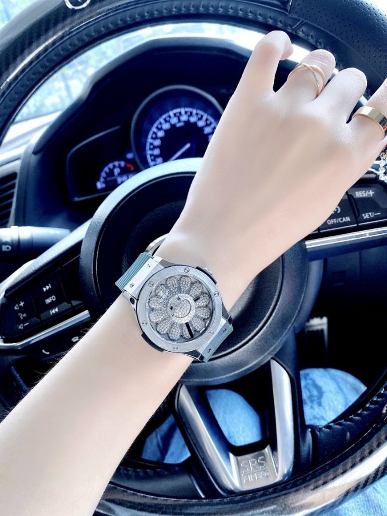 Đồng hồ Hublot nữ giá rẻ