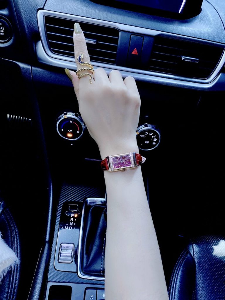 Đồng hồ Jaeger Lecoultre nữ dây da màu đỏ