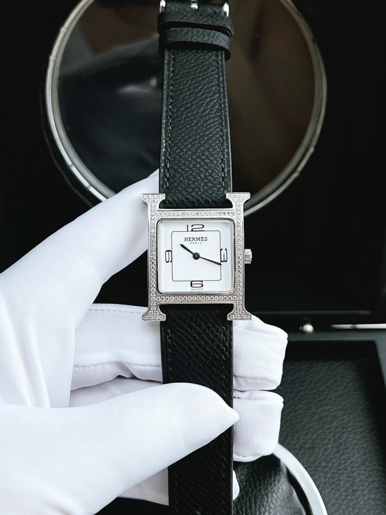 Đồng hồ Hermes nữ dây da màu đen