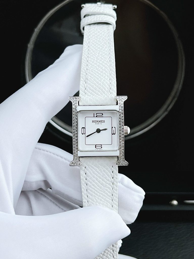 Đồng hồ Hermes nữ dây da màu trắng