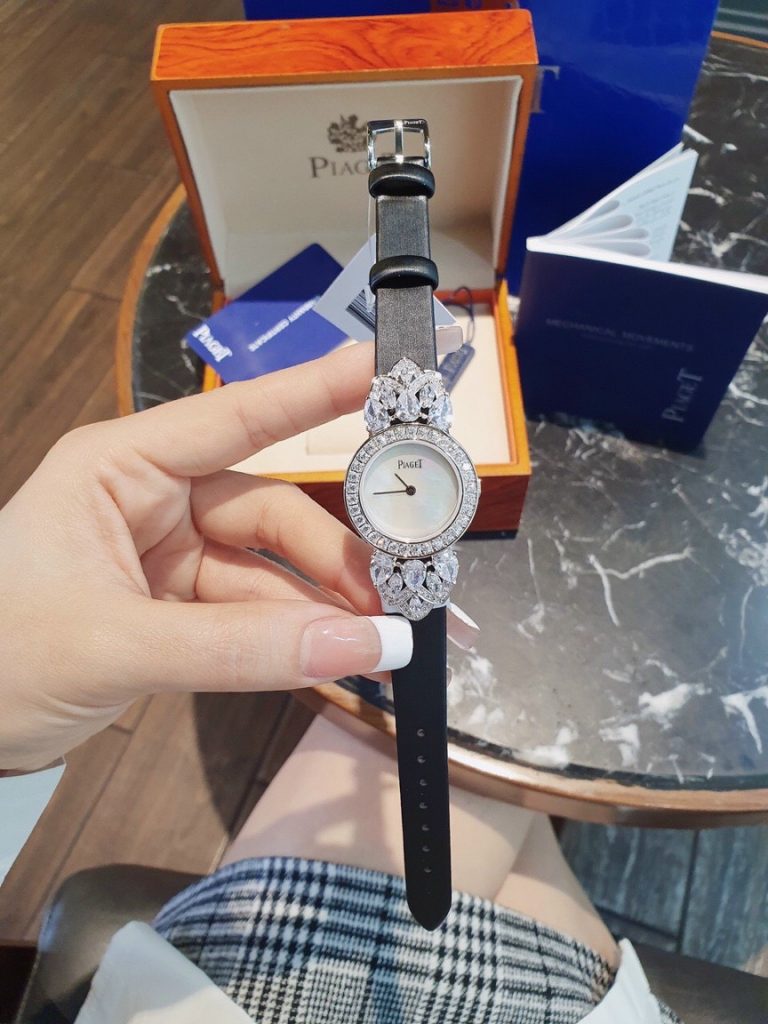 Đồng hồ Piaget nữ dây da màu đen