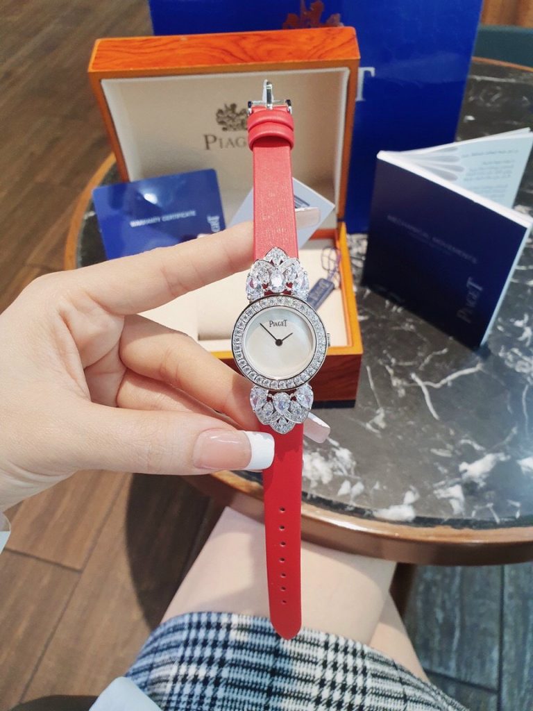 Đồng hồ Piaget nữ dây da màu đỏ