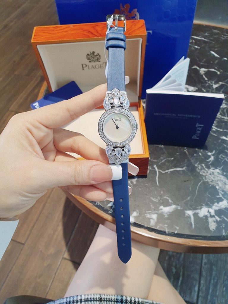 Đồng hồ Piaget nữ dây da màu xanh