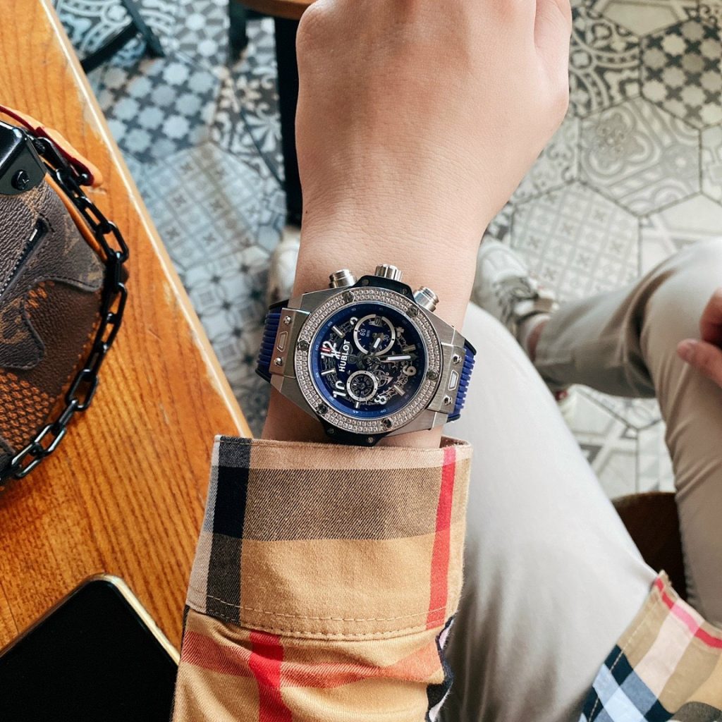 Đồng hồ Hublot nam dây cao su màu xanh dương