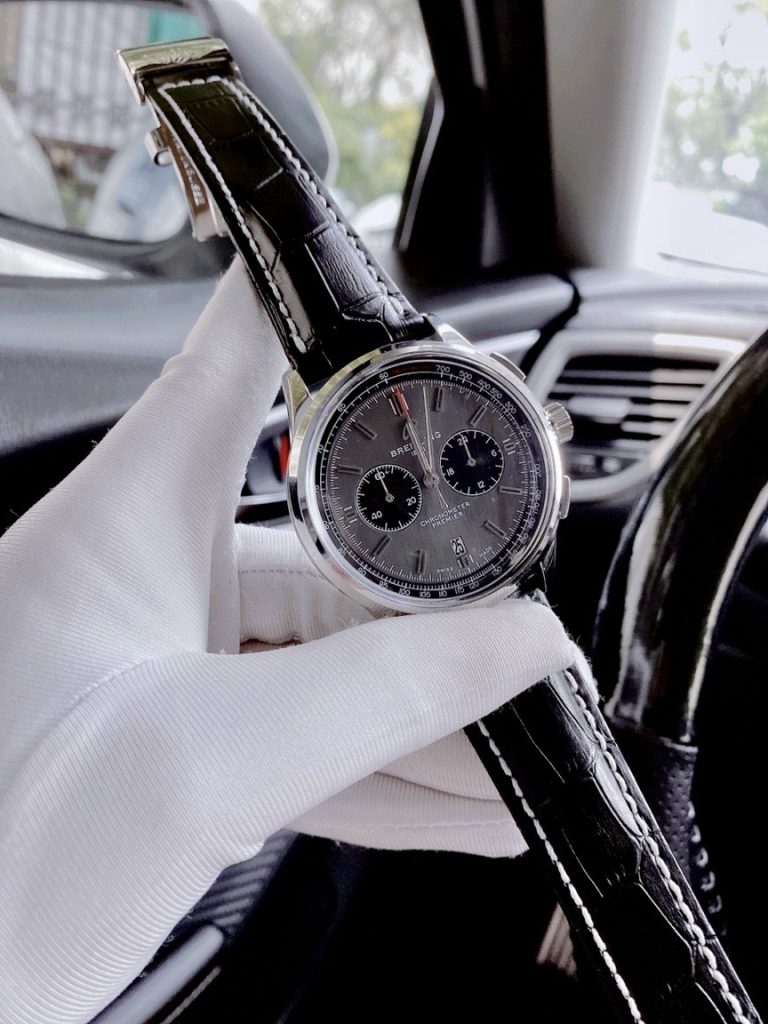 Đồng hồ Breitling nam dây da màu đen