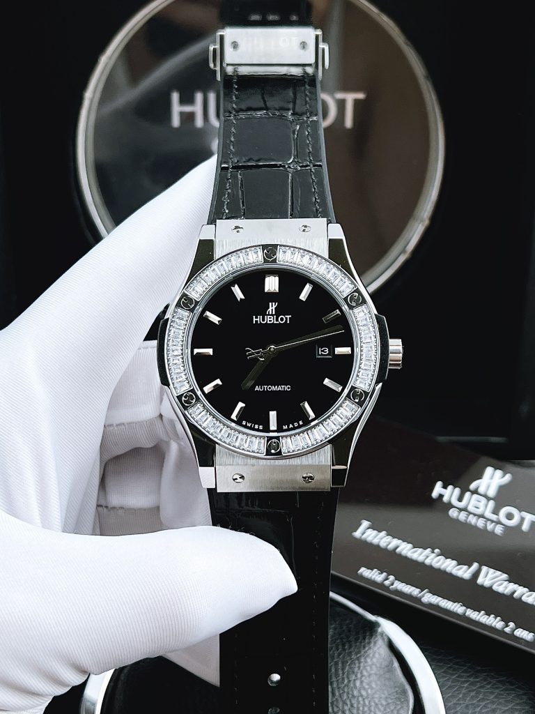 Đồng hồ Hublot nam đính đá màu đen
