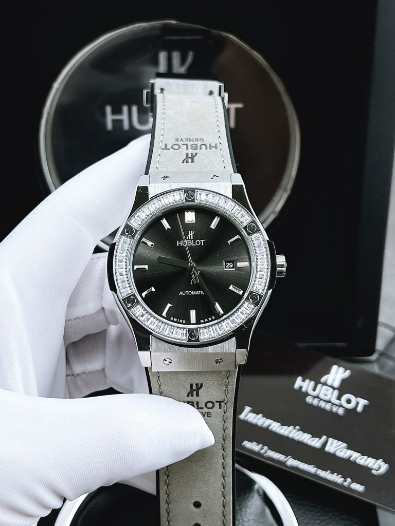 Đồng hồ Hublot nam màu xám