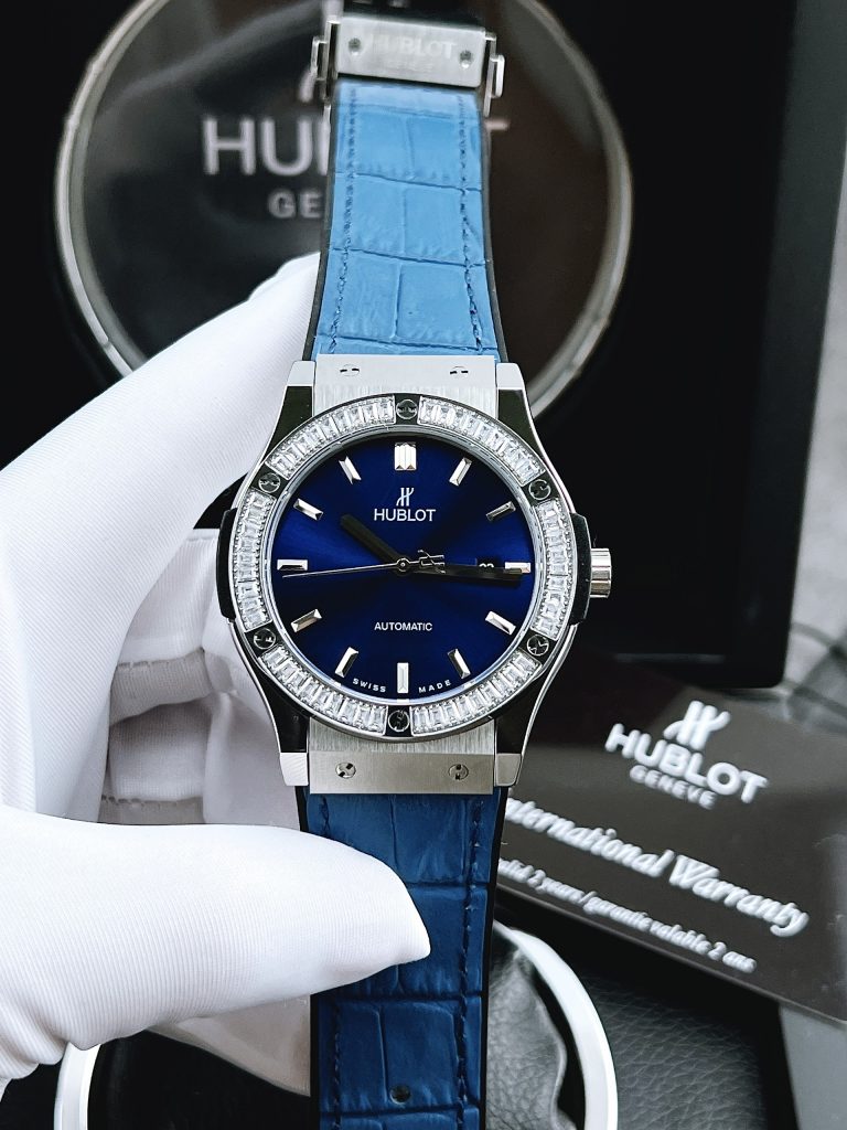 Đồng hồ Hublot nam màu xanh