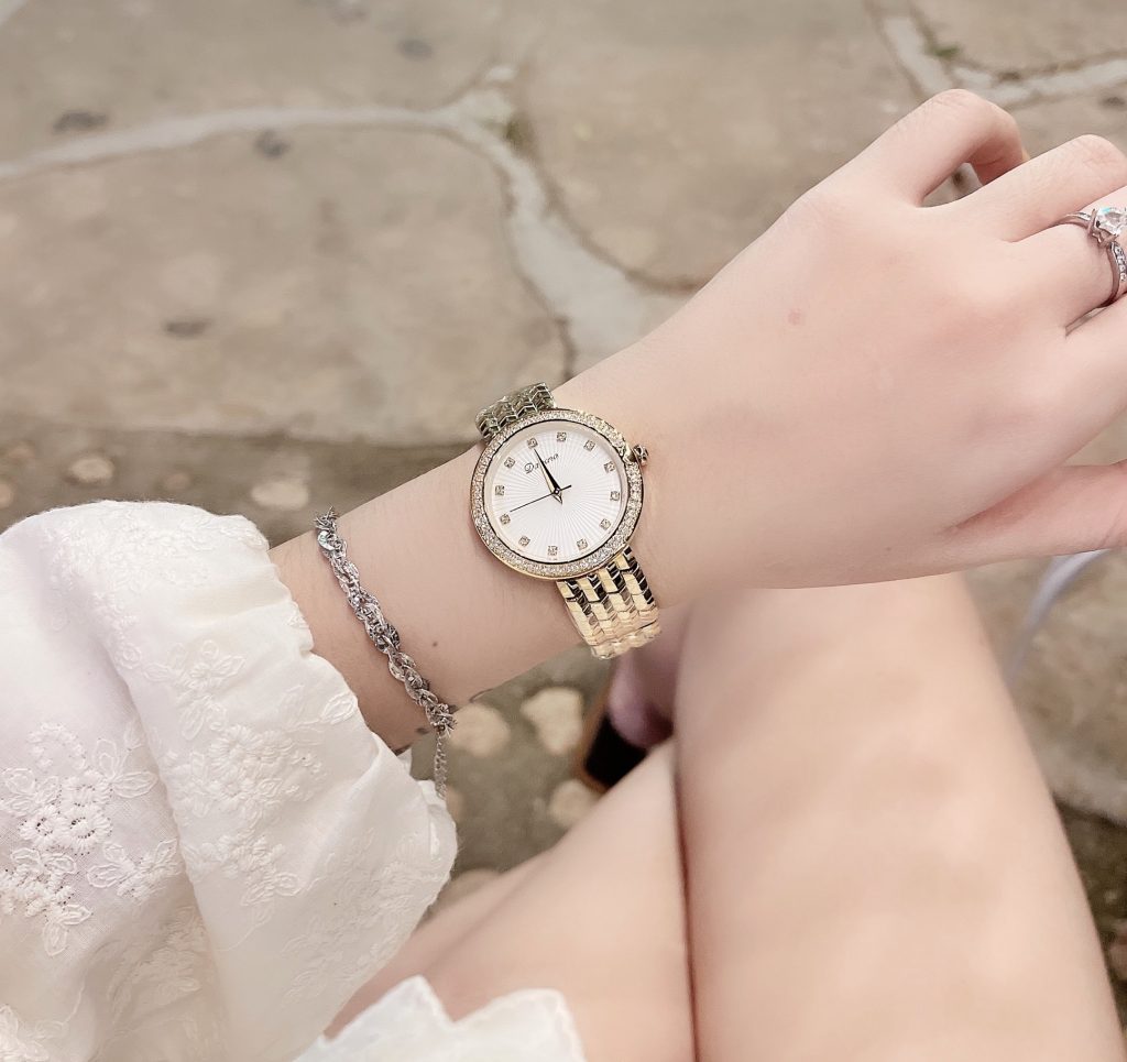 Đồng hồ Davena nữ mặt tròn đính đá