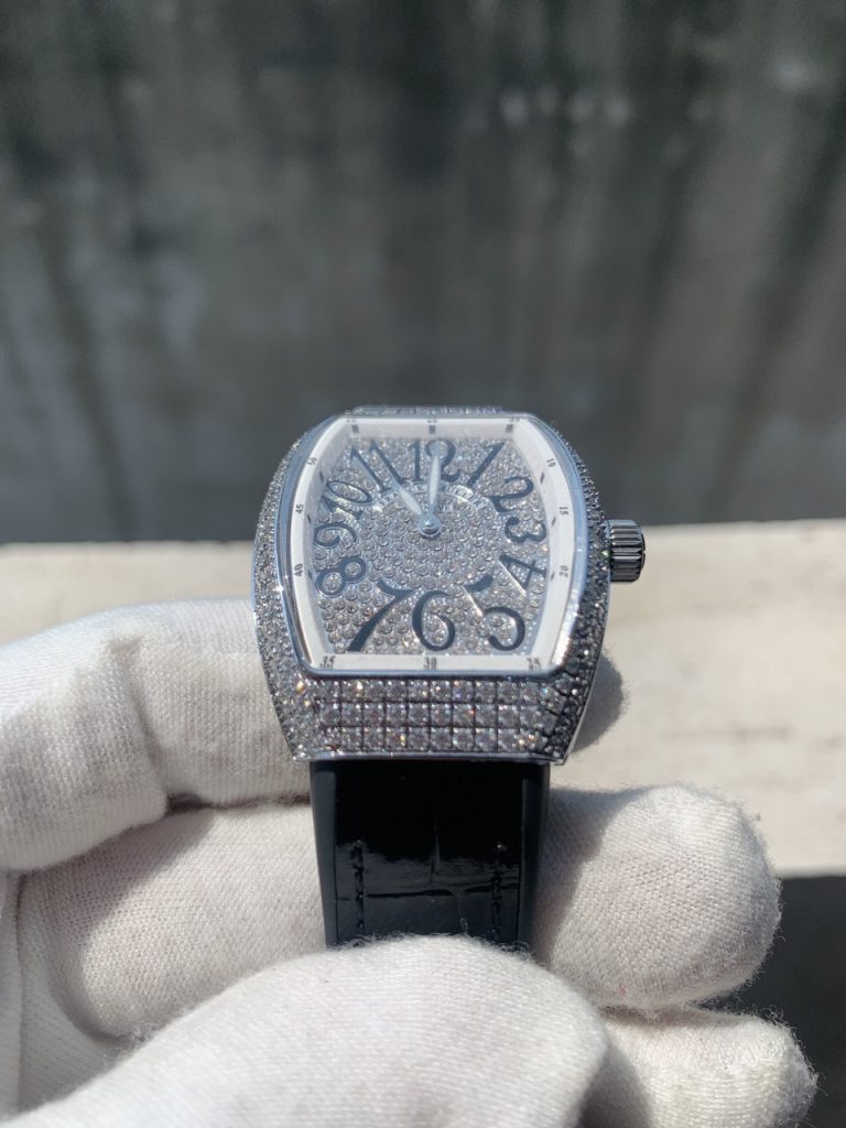 Đồng hồ Franck Muller V32 Super Fake 11