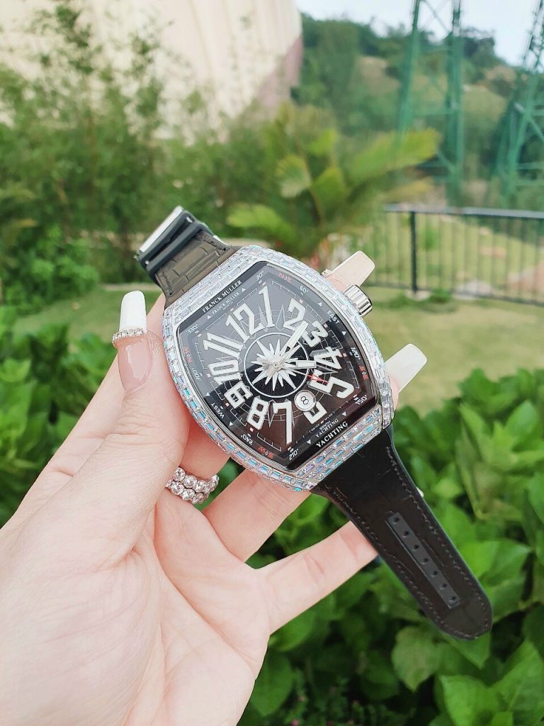 Đồng hồ Franck Muller nam dây cao su màu đen
