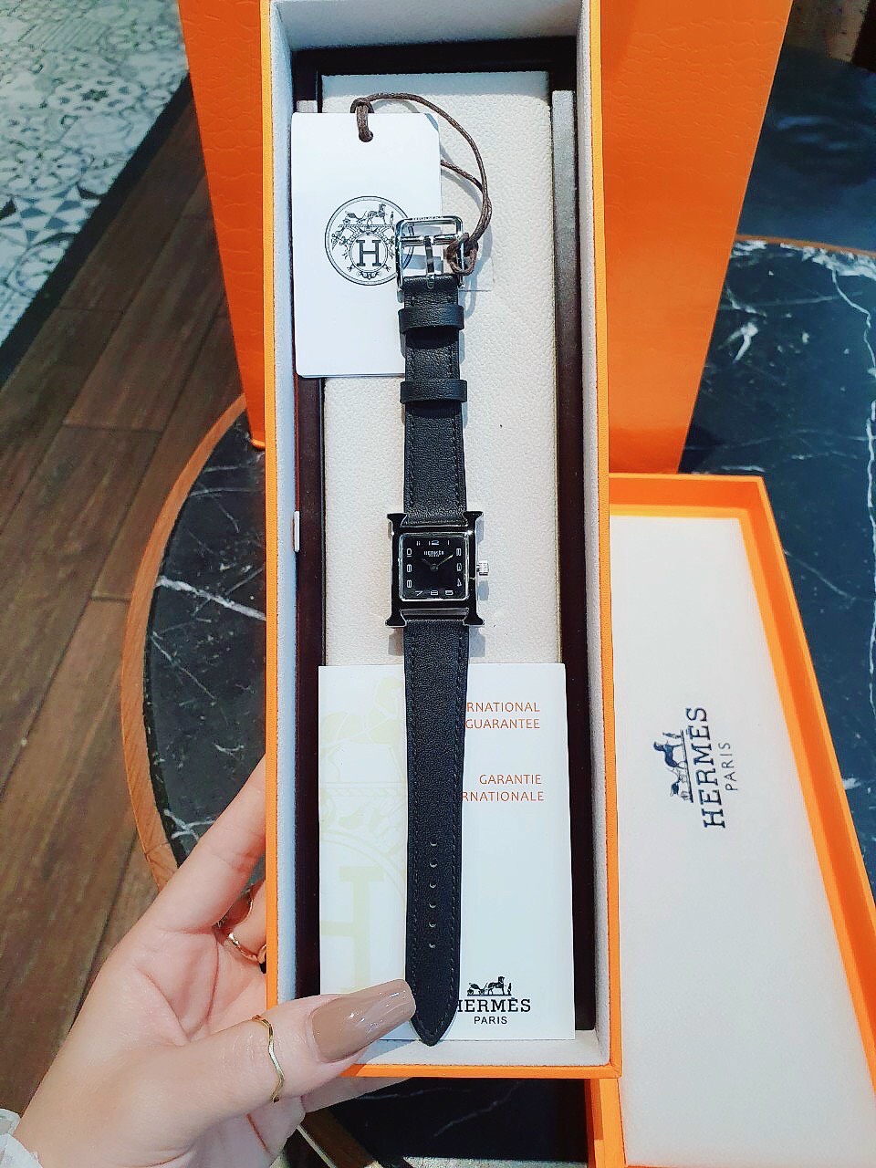 Đồng hồ Hermes mặt vuông Đồng hồ Hermes mặt vuông