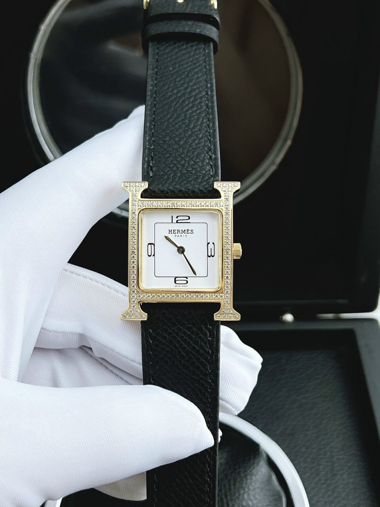Đồng hồ Hermes nữ dây da màu đen