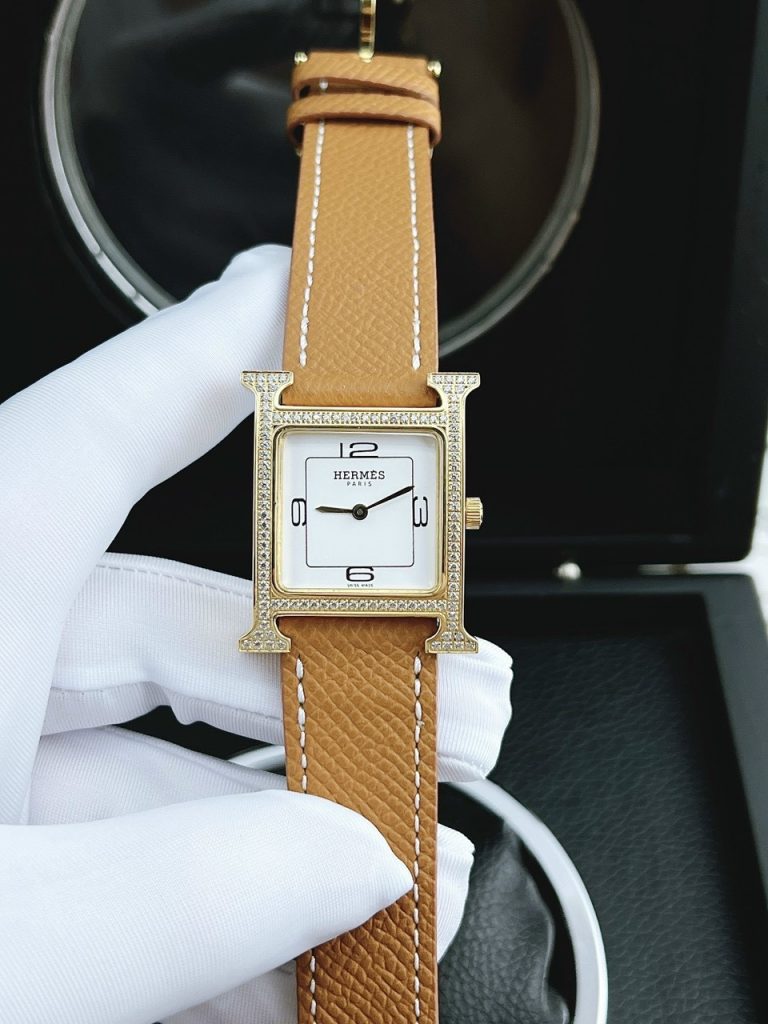 Đồng hồ Hermes nữ dây da màu nâu