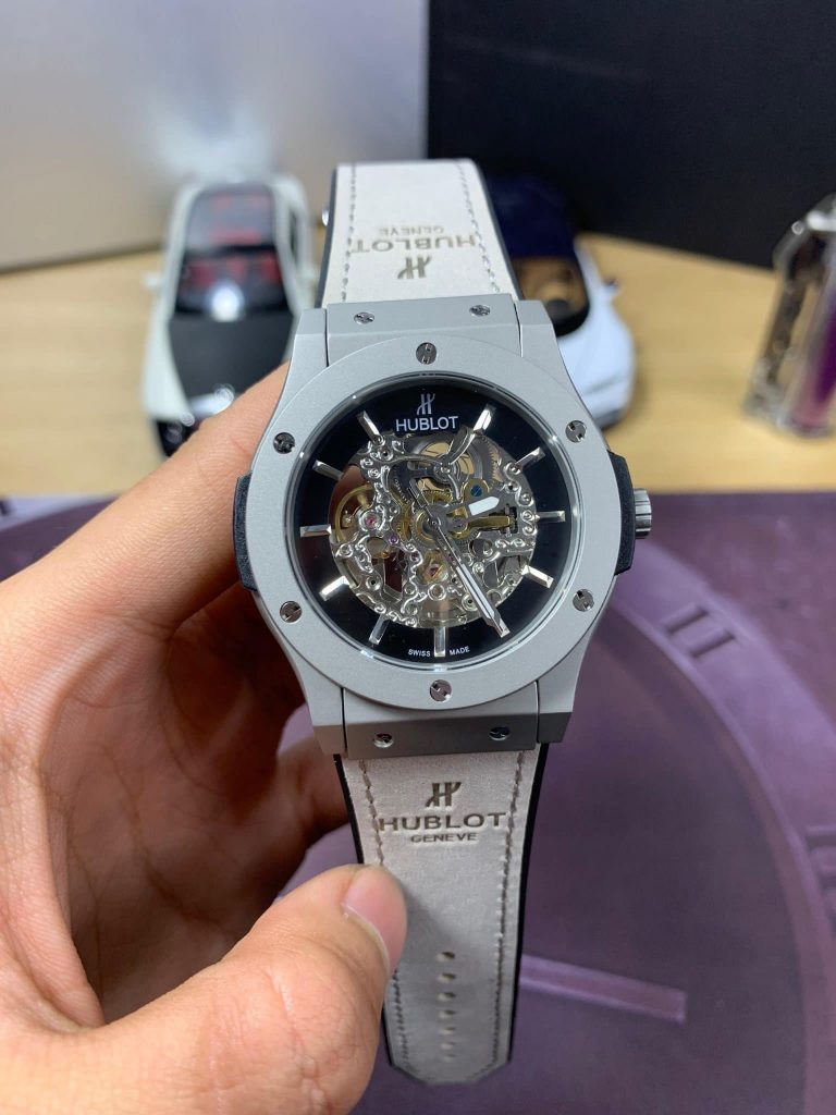 Đồng hồ Hublot Skeleton Automatic