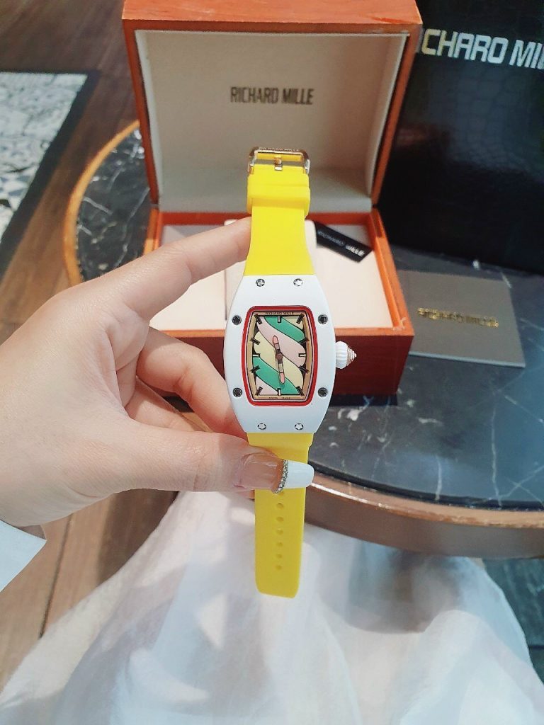 Đồng hồ Richard Mille nữ dây cao su màu vàng