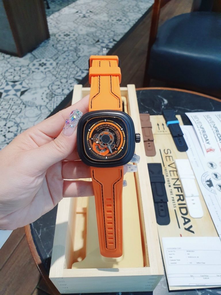 Đồng hồ SevenFriday nam dây cao su màu cam