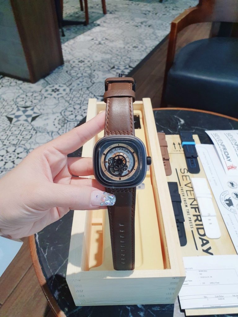 Đồng hồ SevenFriday nam dây da màu nâu
