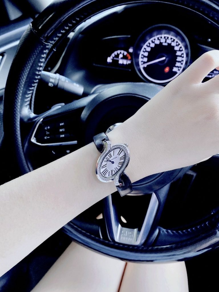 Đồng hồ Cartier nữ đính đá