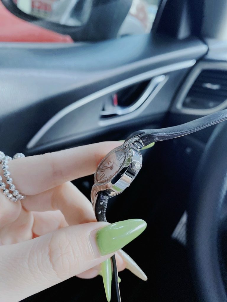 Đồng hồ Cartier nữ giá rẻ