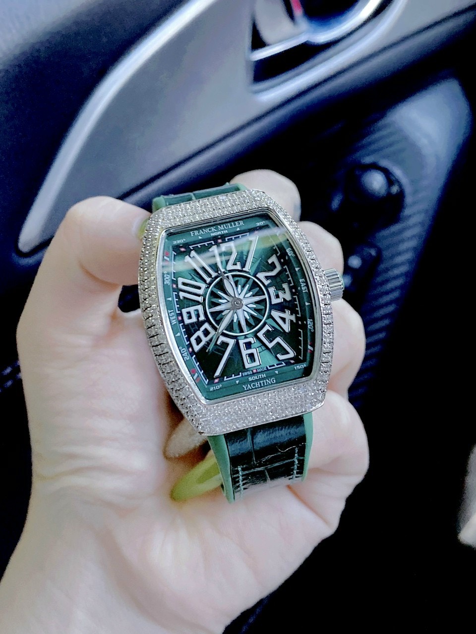 Đồng hồ Franck Muller nữ dây cao su màu xanh lá cây Đồng hồ Franck Muller nữ dây cao su màu xanh lá cây