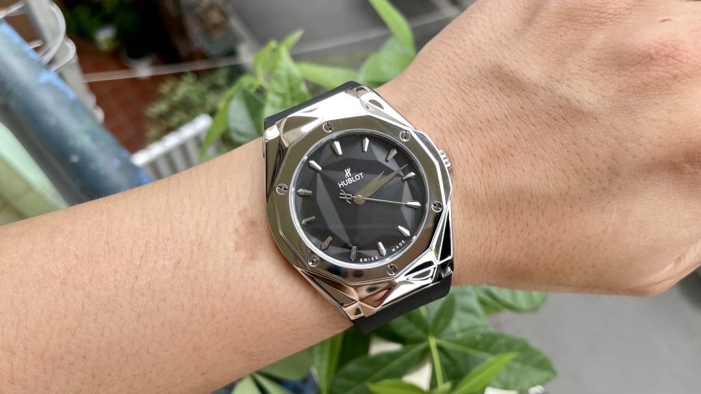 Đồng hồ Hublot nam dây cao su màu đen