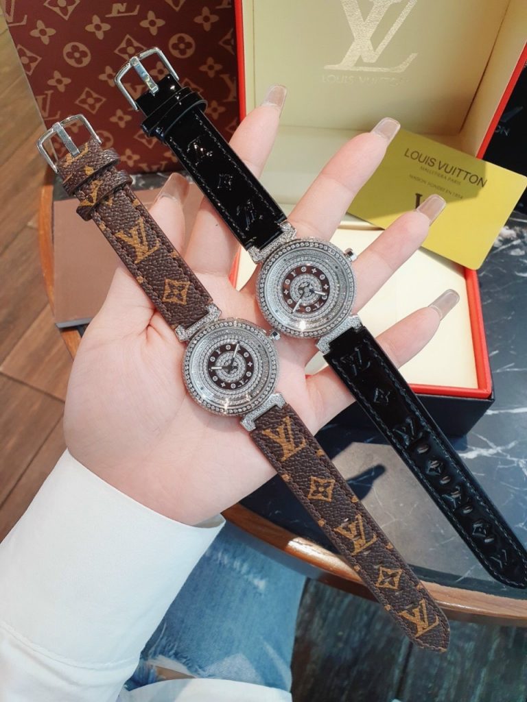 Đồng hồ Louis Vuitton nữ mặt tròn đính đá