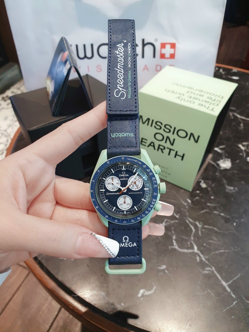 Đồng hồ Omega x Swatch dây da Đồng hồ Omega x Swatch dây da