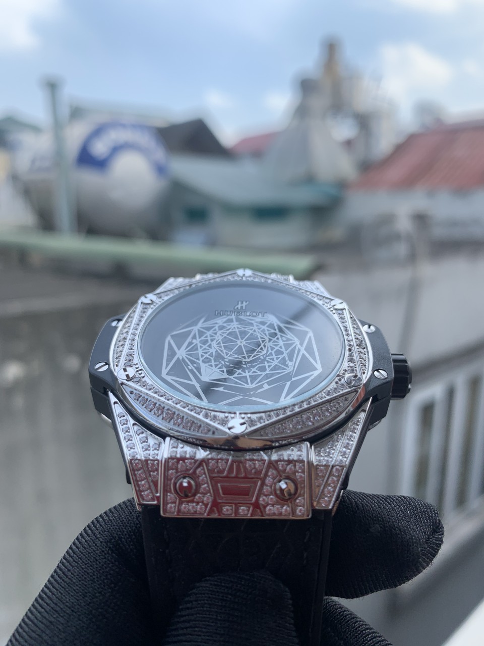 Đồng hồ nam đính đá Hublot Đồng hồ nam đính đá Hublot