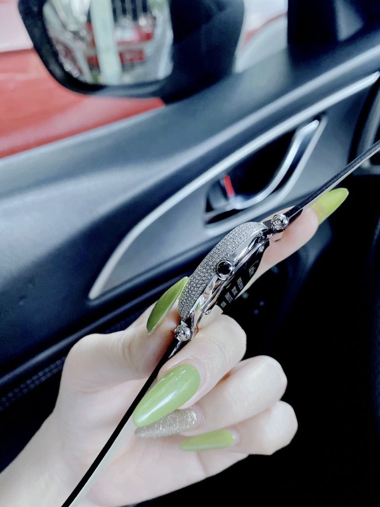 Đồng hồ nữ Cartier mặt xoay tự động