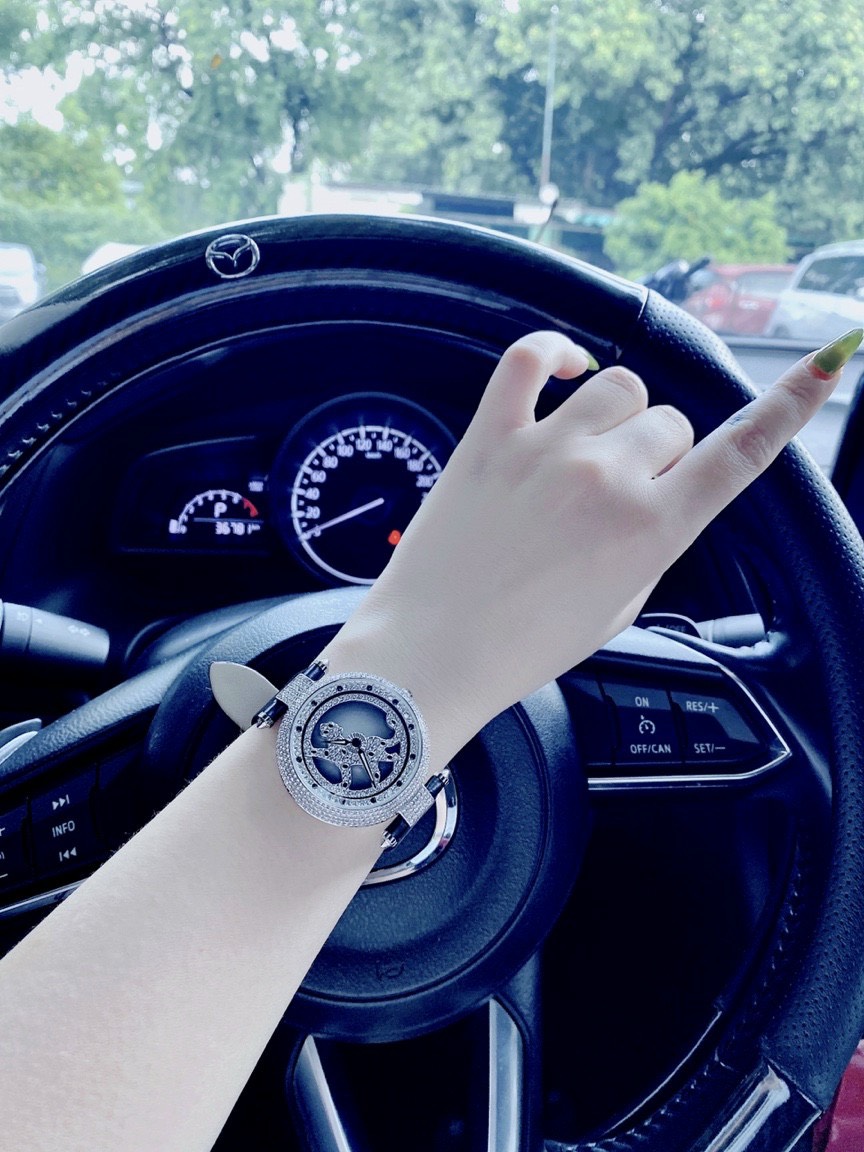 Đồng hồ nữ Cartier siêu cấp Đồng hồ nữ Cartier siêu cấp