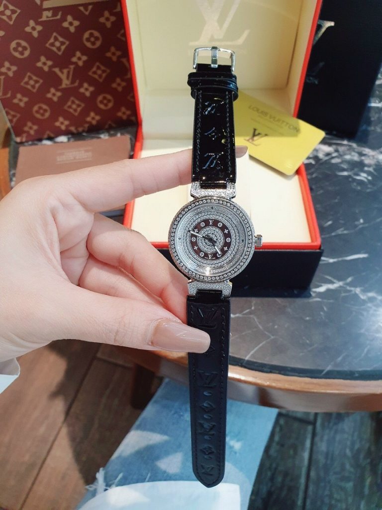 Đồng hồ nữ đẹp Louis Vuitton