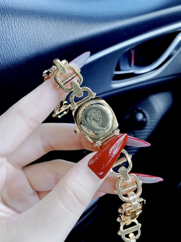 Đồng hồ Gucci nữ dạng lắc