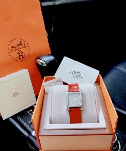 Đồng hồ Hermes mặt vuông đính đá
