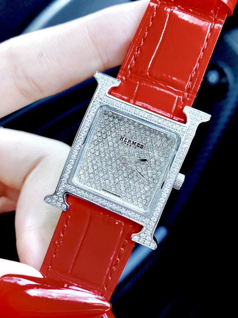 Đồng hồ Hermes nữ dây da màu đỏ
