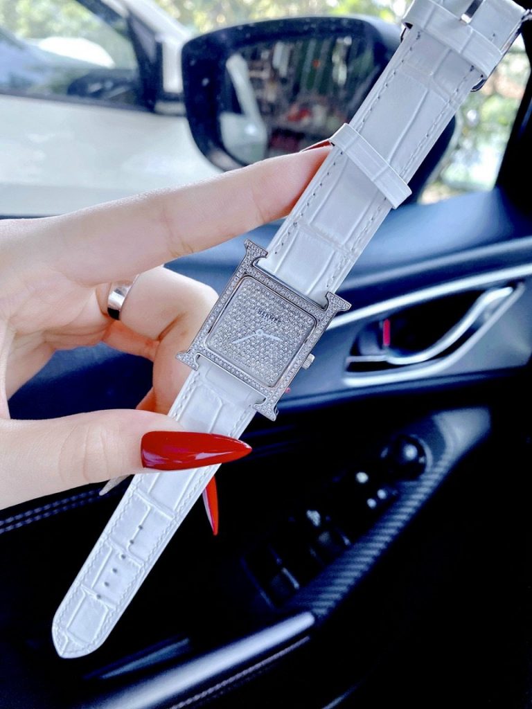 Đồng hồ Hermes nữ dây da màu trắng