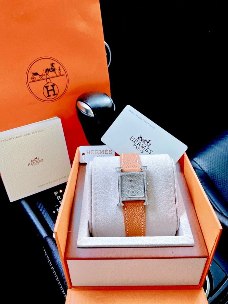 Đồng hồ Hermes nữ mặt vuông
