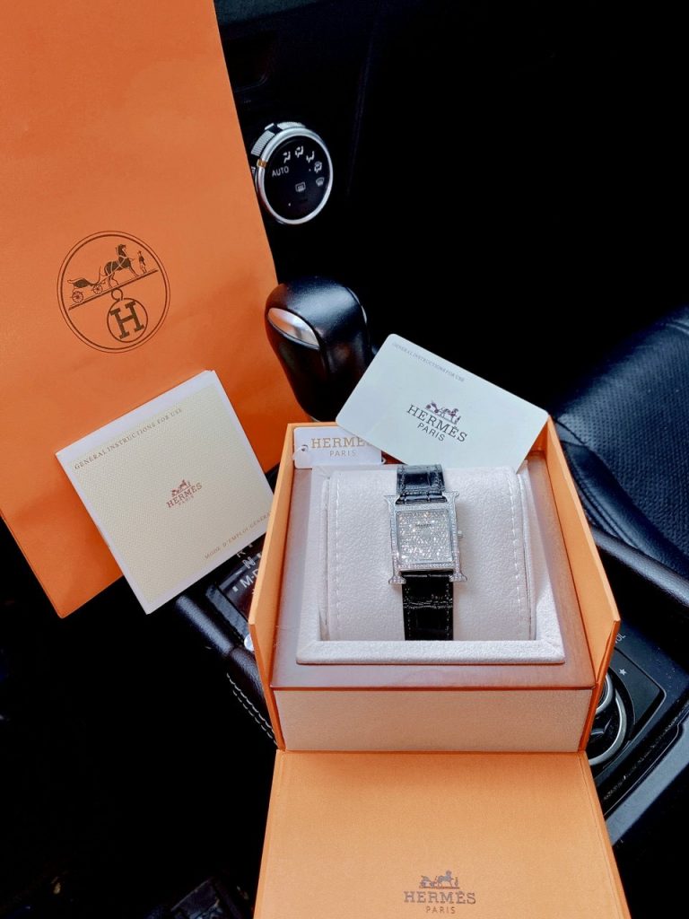 Đồng hồ Hermes nữ mặt vuông đính đá