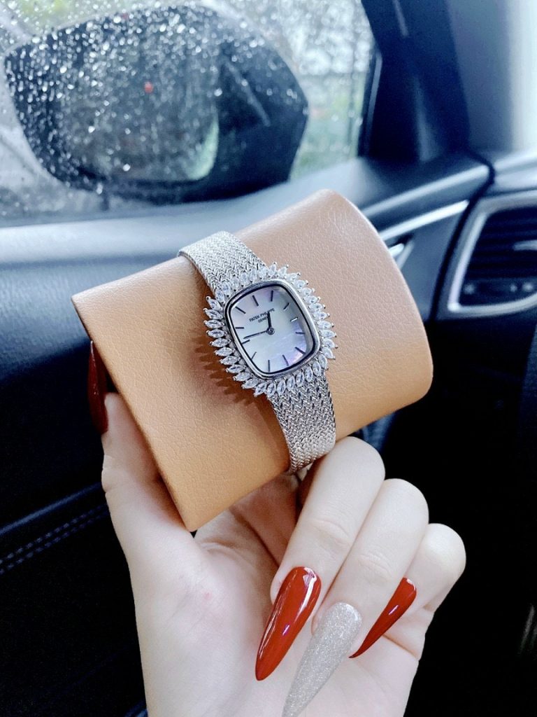 Đồng hồ Patek Philippe nữ đính đá