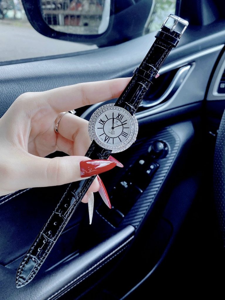 Đồng hồ Royal Crown nữ dây da màu đen