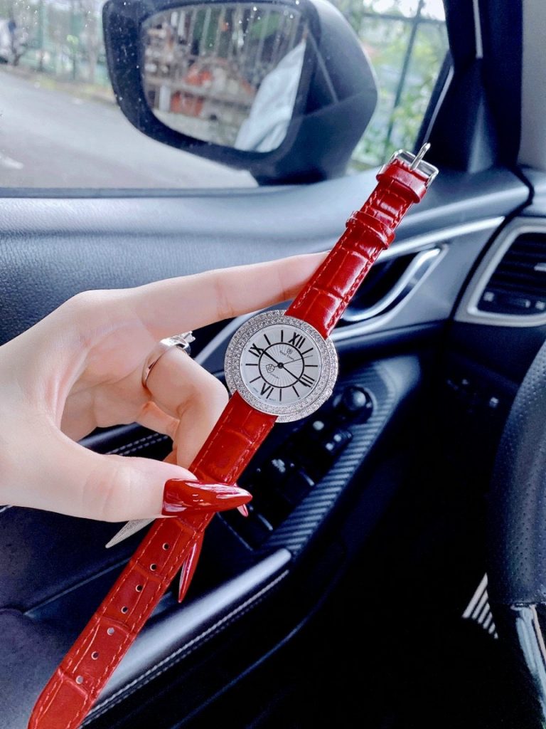 Đồng hồ Royal Crown nữ dây da màu đỏ