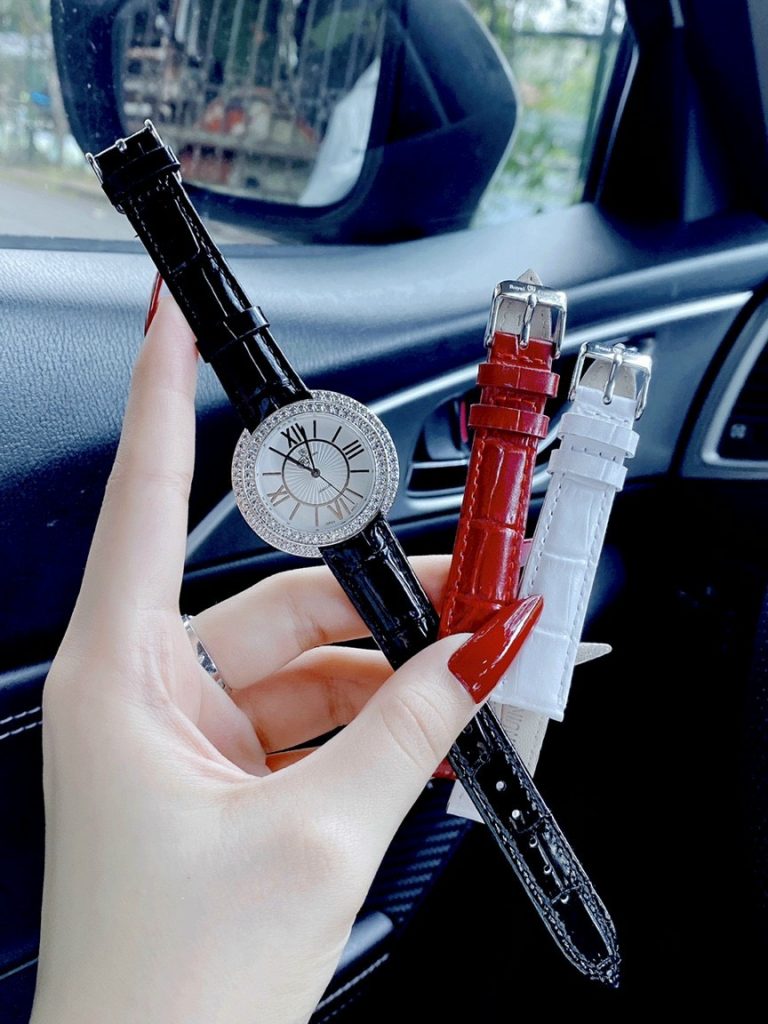 Đồng hồ Royal Crown nữ mặt tròn đính đá