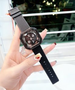 Đồng hồ nam Davena mặt vuông dính đá