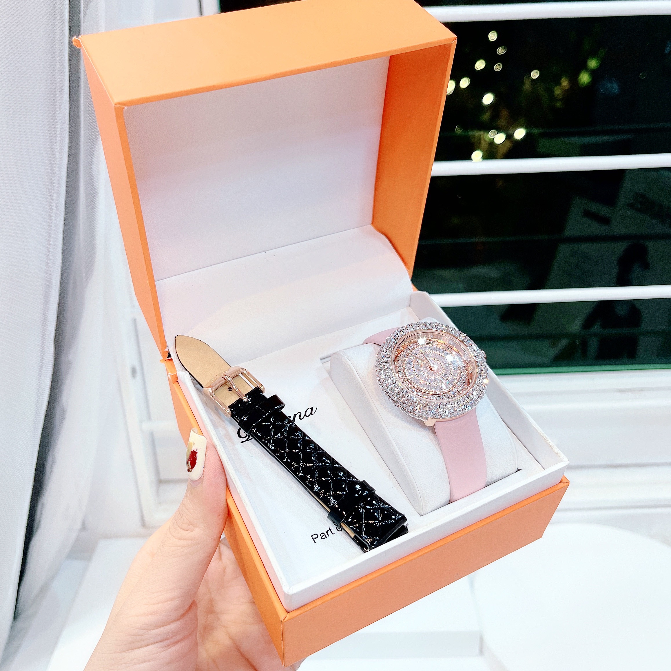 Đồng hồ nữ Davena dây da màu hồng