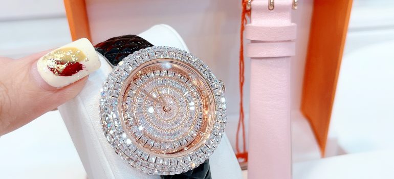 Đồng hồ nữ Davena đính full đá Swarovski