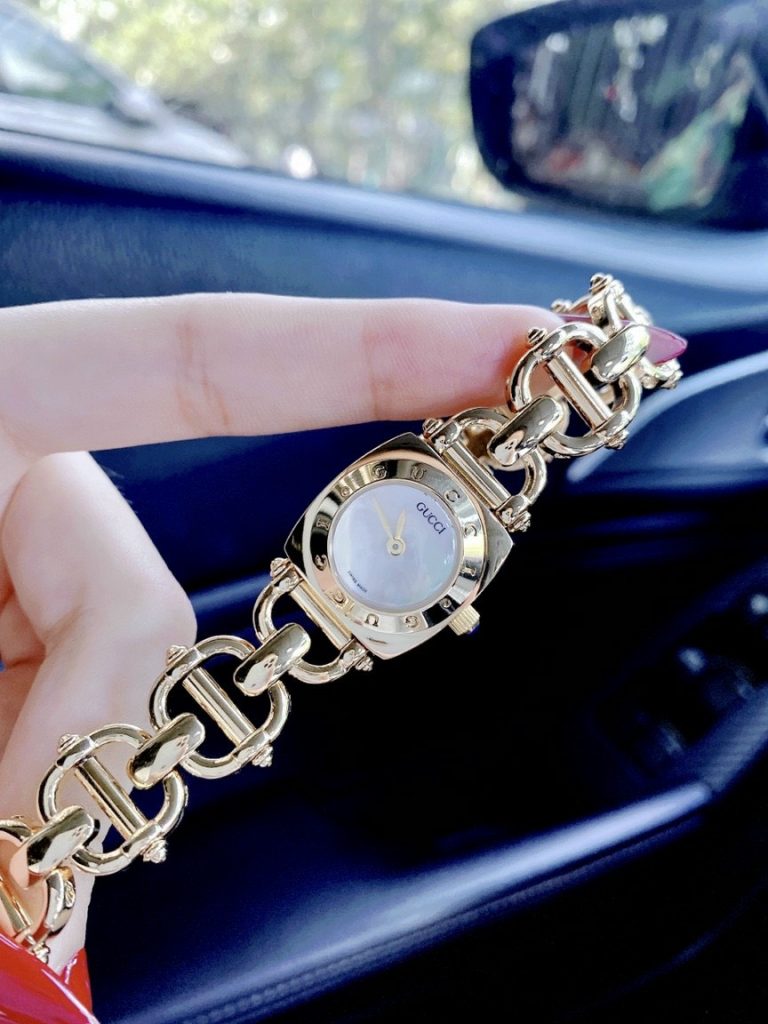 Đồng hồ nữ Gucci giá rẻ