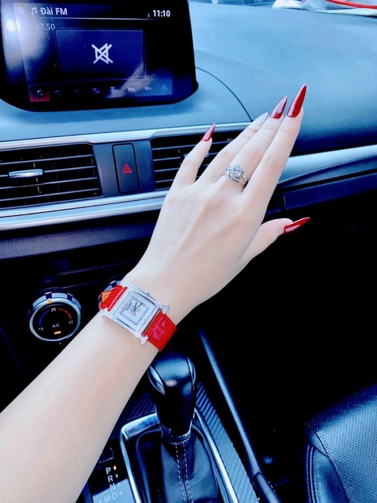 Đồng hồ nữ Hermes đính đá