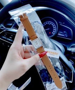 Đồng hồ nữ Hermes màu nâu