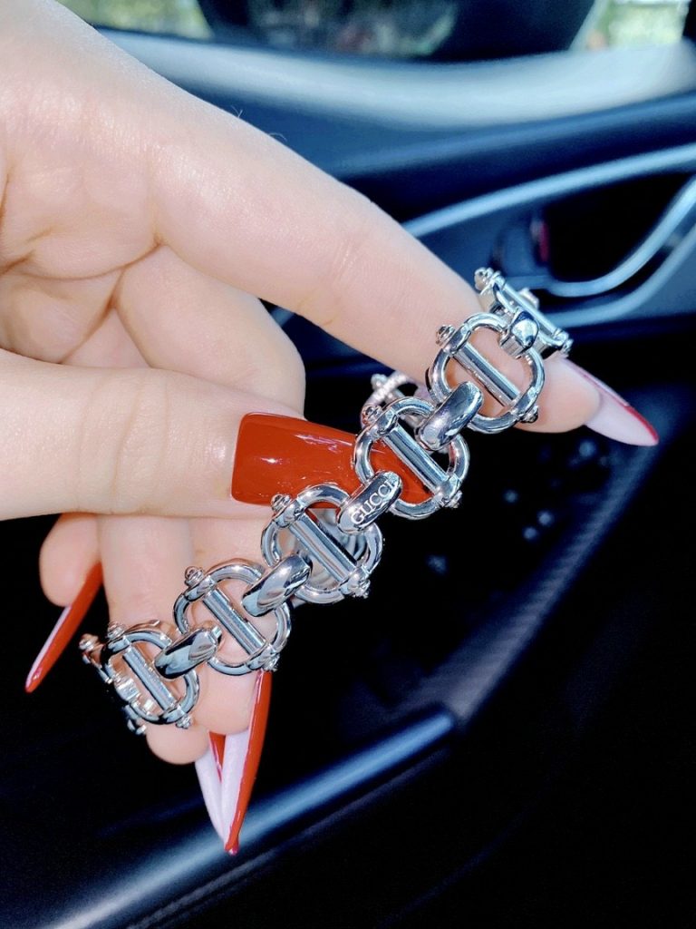 Đồng hồ nữ giá rẻ Gucci