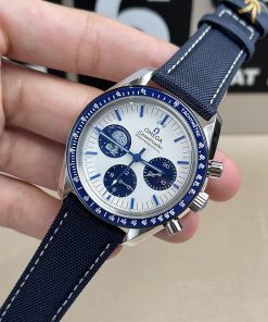 Đồng Hồ Omega Speedmaster Silver Snoopy Award
